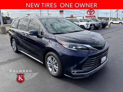 Used 2023 Toyota Sienna Platinum