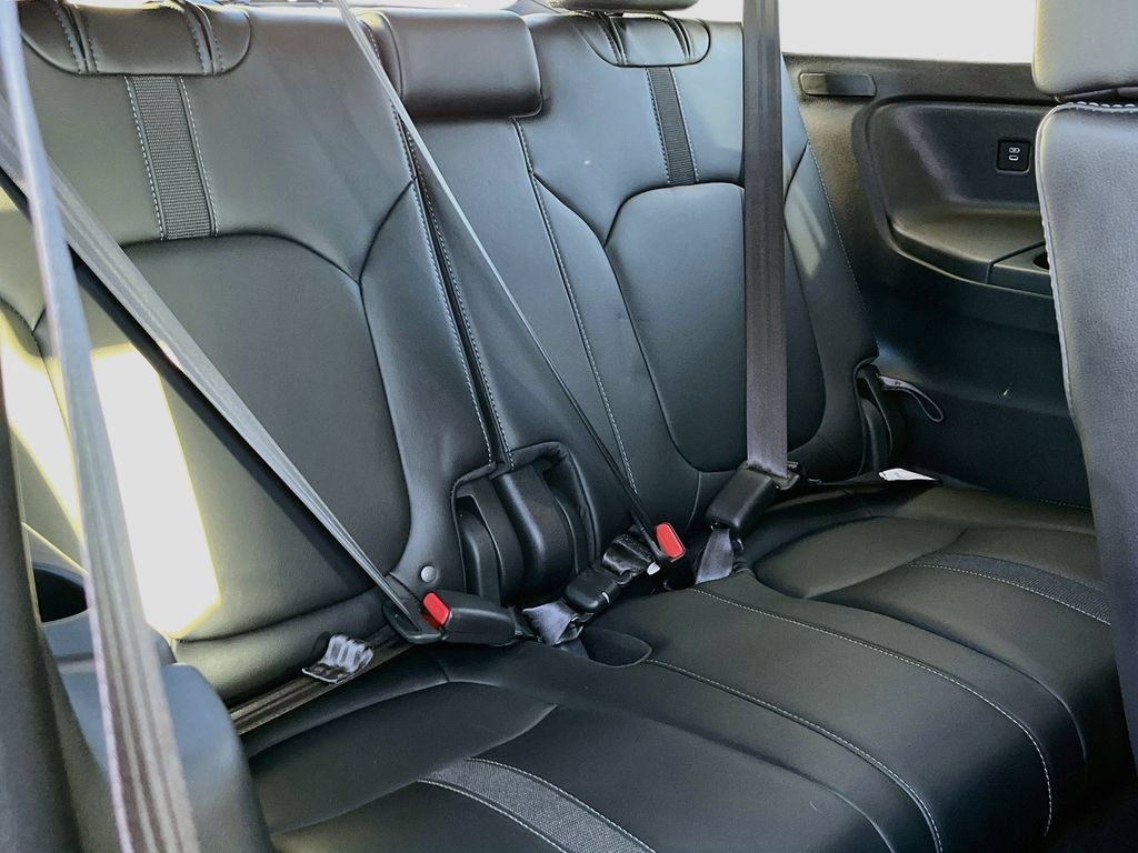 Used 2025 Honda Pilot Touring image 30