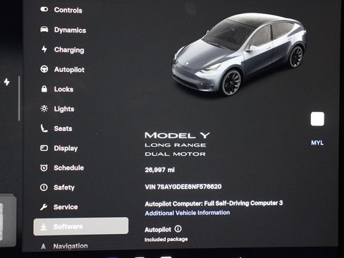 Used 2022 Tesla Model Y Long Range image 30