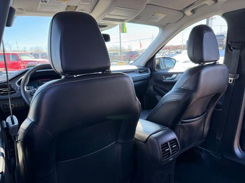 Used 2023 Ford Escape Platinum image 18
