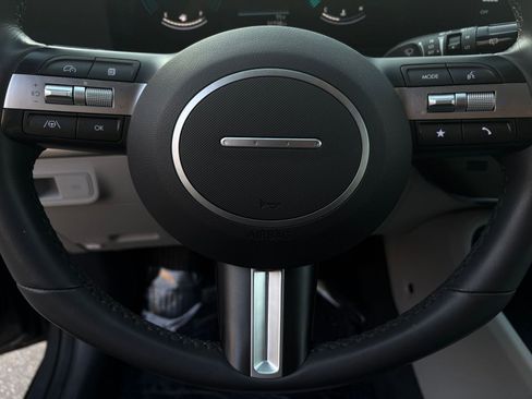 Used 2025 Hyundai Kona SEL image 29