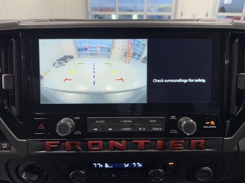 Used 2025 Nissan Frontier PRO-4X image 36