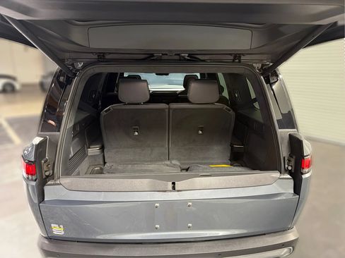 Used 2023 Rivian R1S Adventure AWD/4WD image 11