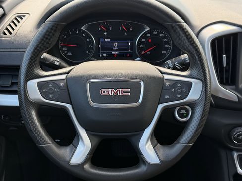 Used 2024 GMC Terrain SLE image 15
