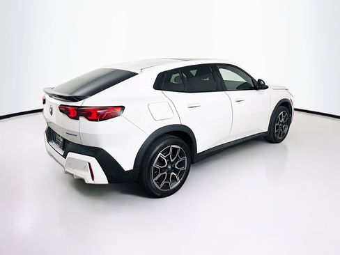 Used 2025 BMW X2 xDrive28i image 9