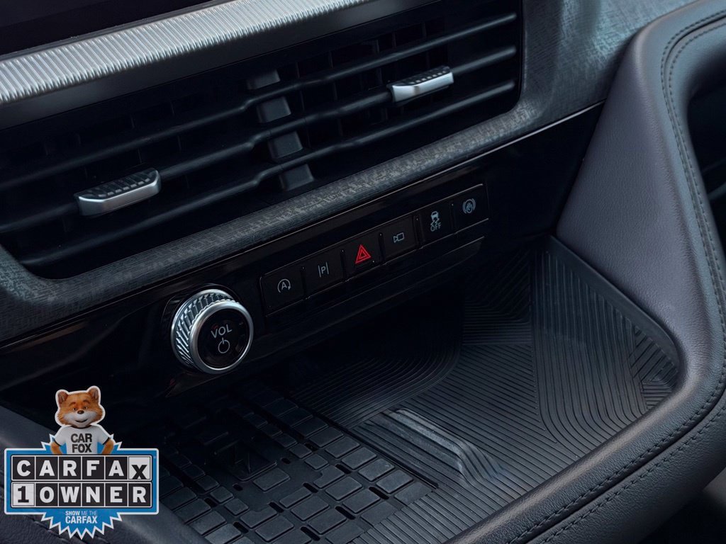 Used 2025 Ford Explorer Platinum RWD image 13
