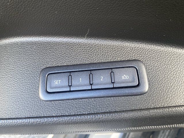 Used 2019 GMC Yukon XL SLT w/ Premium Edition AWD/4WD image 20