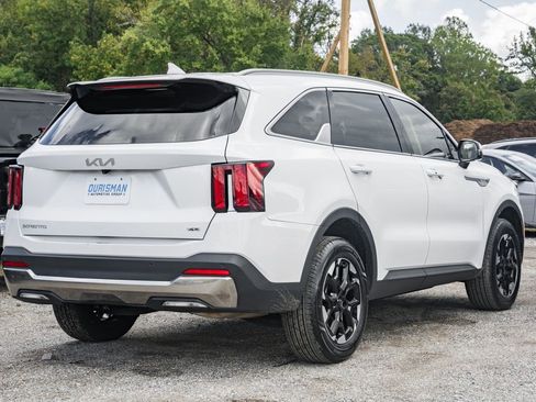 Used 2024 Kia Sorento S image 4