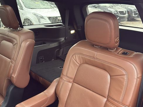 Used 2020 Lincoln Aviator Reserve w/ Equipment Group 201A image 28
