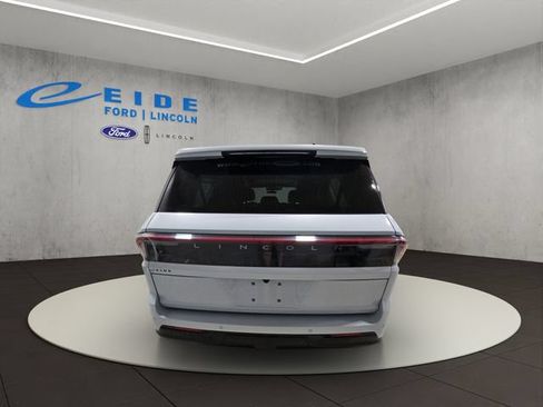 Used 2025 Lincoln Navigator L Reserve AWD/4WD image 13