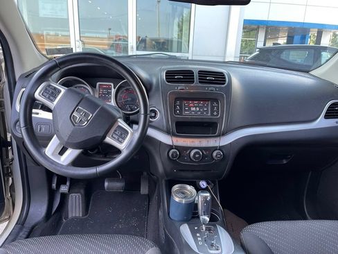 Used 2018 Dodge Journey SE w/ Connectivity Group FWD image 9