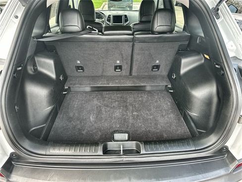 Used 2023 Jeep Cherokee Altitude Lux image 19