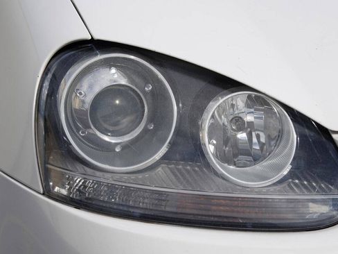 Used 2007 Volkswagen GTI 4-Door FWD image 28