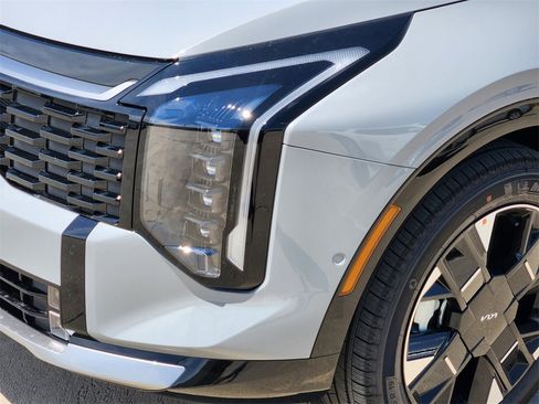 New 2026 Kia Sportage SX image 7