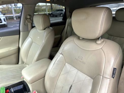 Used 2009 INFINITI FX35 2WD w/ Navigation Pkg image 10