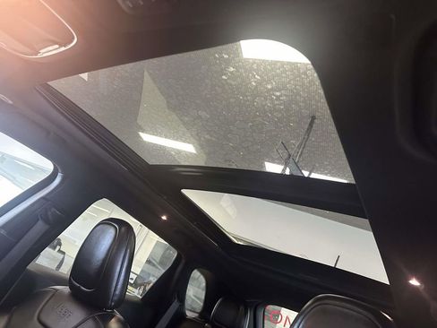 Used 2019 Jeep Cherokee High Altitude AWD/4WD image 22