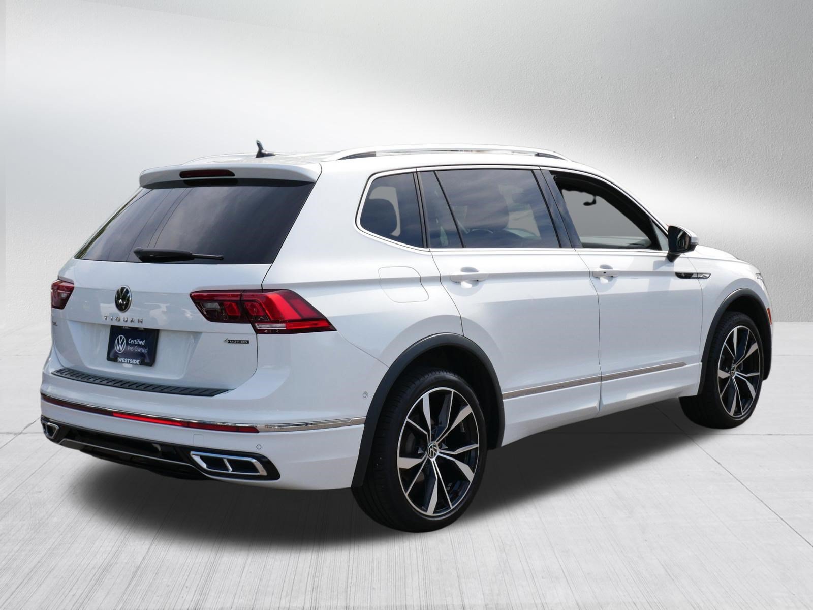 Certified 2024 Volkswagen Tiguan SEL R-Line AWD/4WD image 7