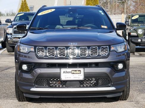 Used 2024 Jeep Compass Limited image 2