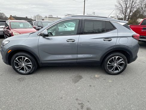 Used 2021 Buick Encore GX Essence AWD/4WD image 2
