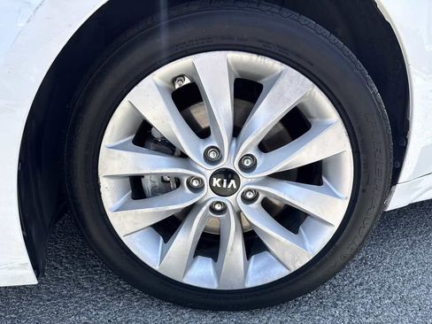 Used 2016 Kia Optima EX w/ Premium Package FWD image 38