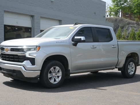 Used 2022 Chevrolet Silverado 1500 LT RWD image 5