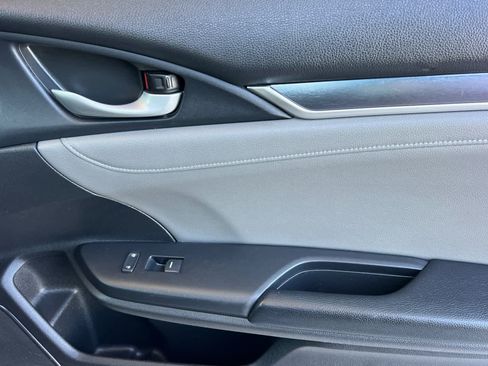 Used 2017 Honda Civic Touring image 17