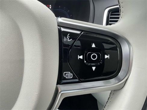 Used 2023 Volvo XC90 B6 Ultimate w/ Lounge Package image 21