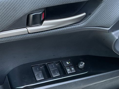 Used 2025 Toyota Camry SE image 12