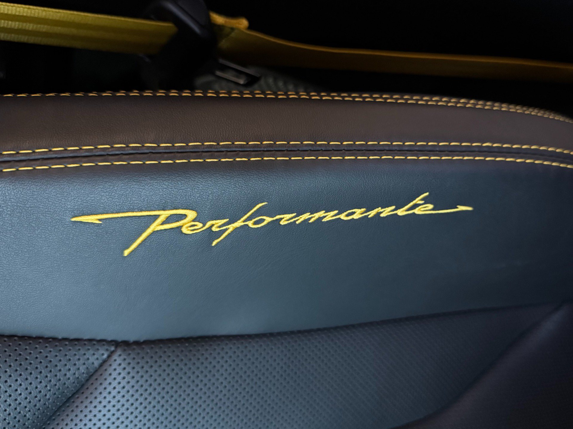 Used 2024 Lamborghini Urus Performante AWD/4WD image 14