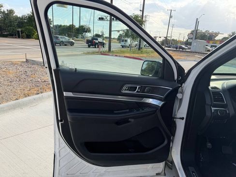 Used 2018 Ford Explorer Sport w/ Equipment Group 401A AWD/4WD image 9