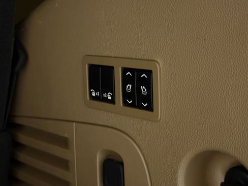 Used 2018 Cadillac Escalade Platinum image 49