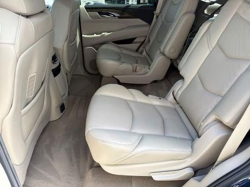 Used 2019 Cadillac Escalade Premium Luxury RWD image 21