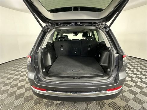 Certified 2022 Jeep Grand Cherokee Limited 4xe w/ Luxury Tech Group II image 8