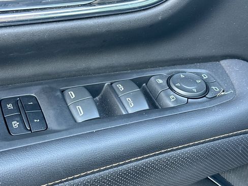 Used 2023 GMC Yukon AT4 image 12