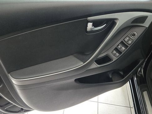 Used 2015 Hyundai Elantra Limited w/ Option Group 05 image 20