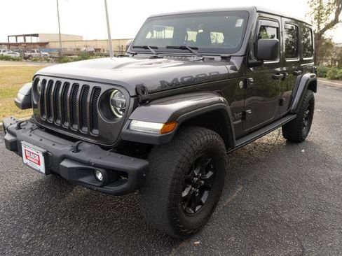 Used 2019 Jeep Wrangler Unlimited Sahara w/ Quick Order Package 24M Moab image 7