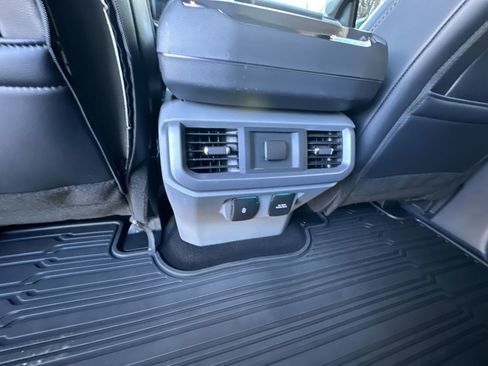 Used 2025 Ford F150 Lariat w/ Equipment Group 501A Mid image 21