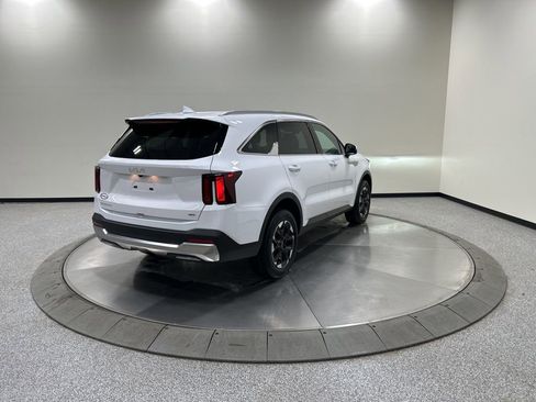 New 2026 Kia Sorento S image 5