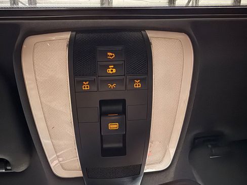 Used 2011 Mercedes-Benz C 300 4MATIC Sedan w/ Multimedia Pkg image 34