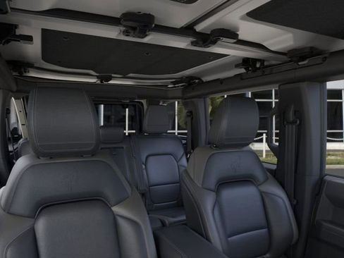 New 2026 Ford Bronco Outer Banks w/ Black Appearance Package image 12