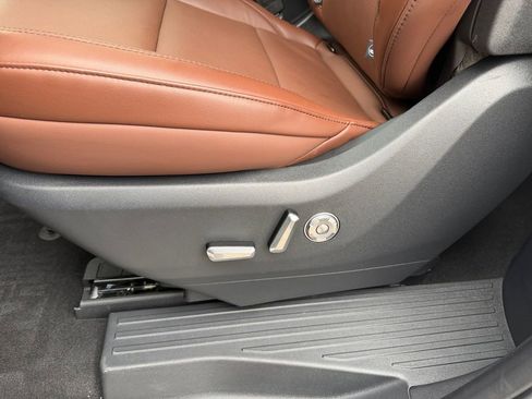 Used 2025 Lincoln Navigator L Reserve image 31