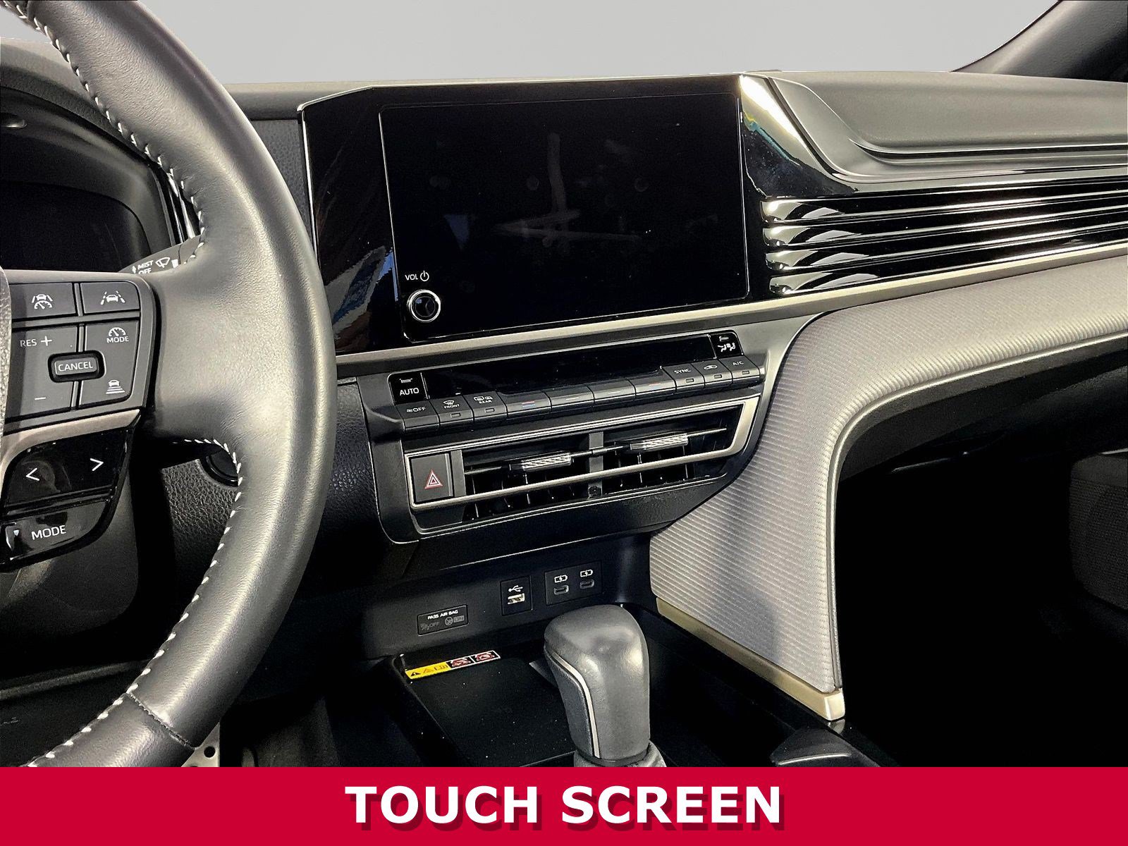 Used 2025 Toyota Camry SE FWD image 9