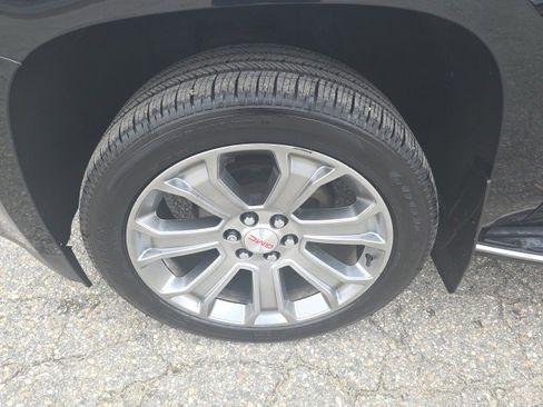 Used 2019 GMC Yukon SLT image 5