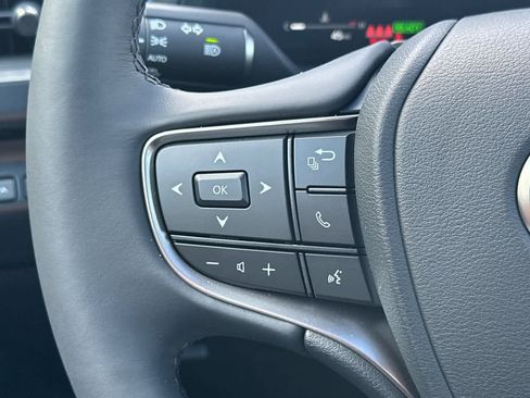 New 2025 Lexus UX 300h AWD image 15