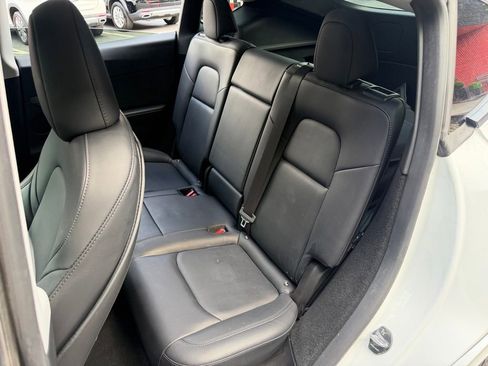 Used 2023 Tesla Model Y Long Range AWD/4WD image 31
