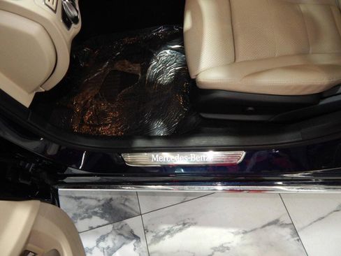 Used 2020 Mercedes-Benz C 300 4MATIC Sedan w/ Premium Package image 15