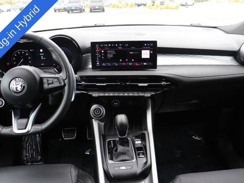 Used 2024 Alfa Romeo Tonale Veloce w/ Premium Interior Package AWD/4WD image 14