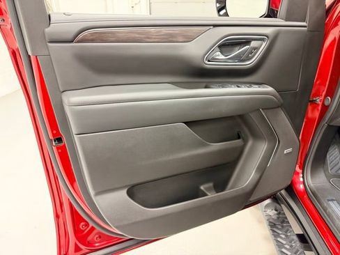 Used 2024 Chevrolet Suburban Z71 w/ Off-Road Capability Package image 22