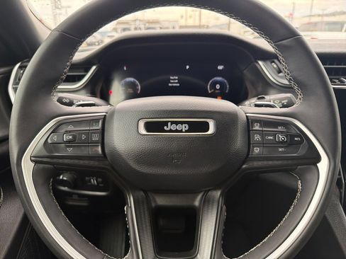 Used 2023 Jeep Grand Cherokee L Laredo AWD/4WD image 28