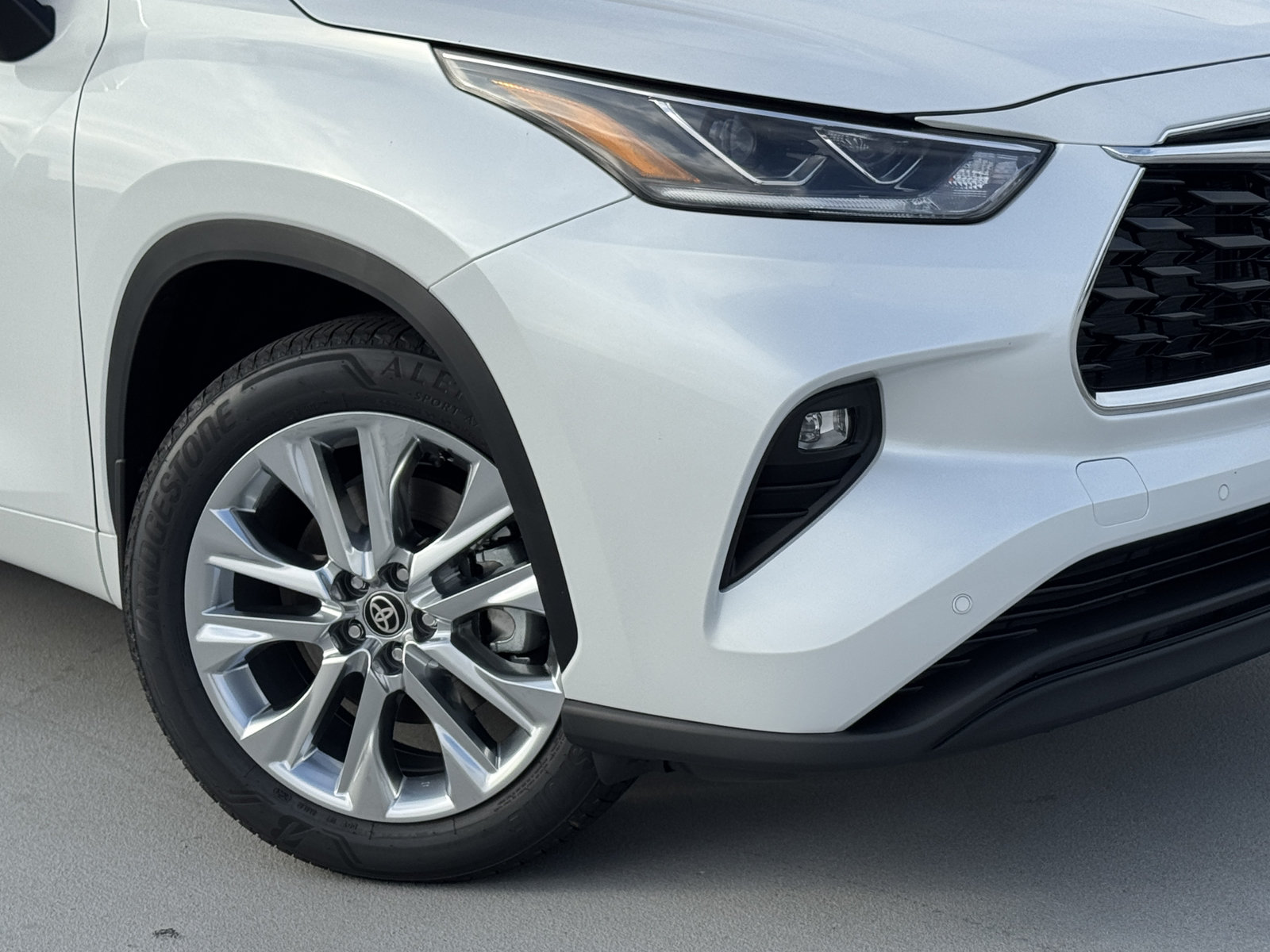 New 2026 Toyota Highlander Limited AWD/4WD image 11